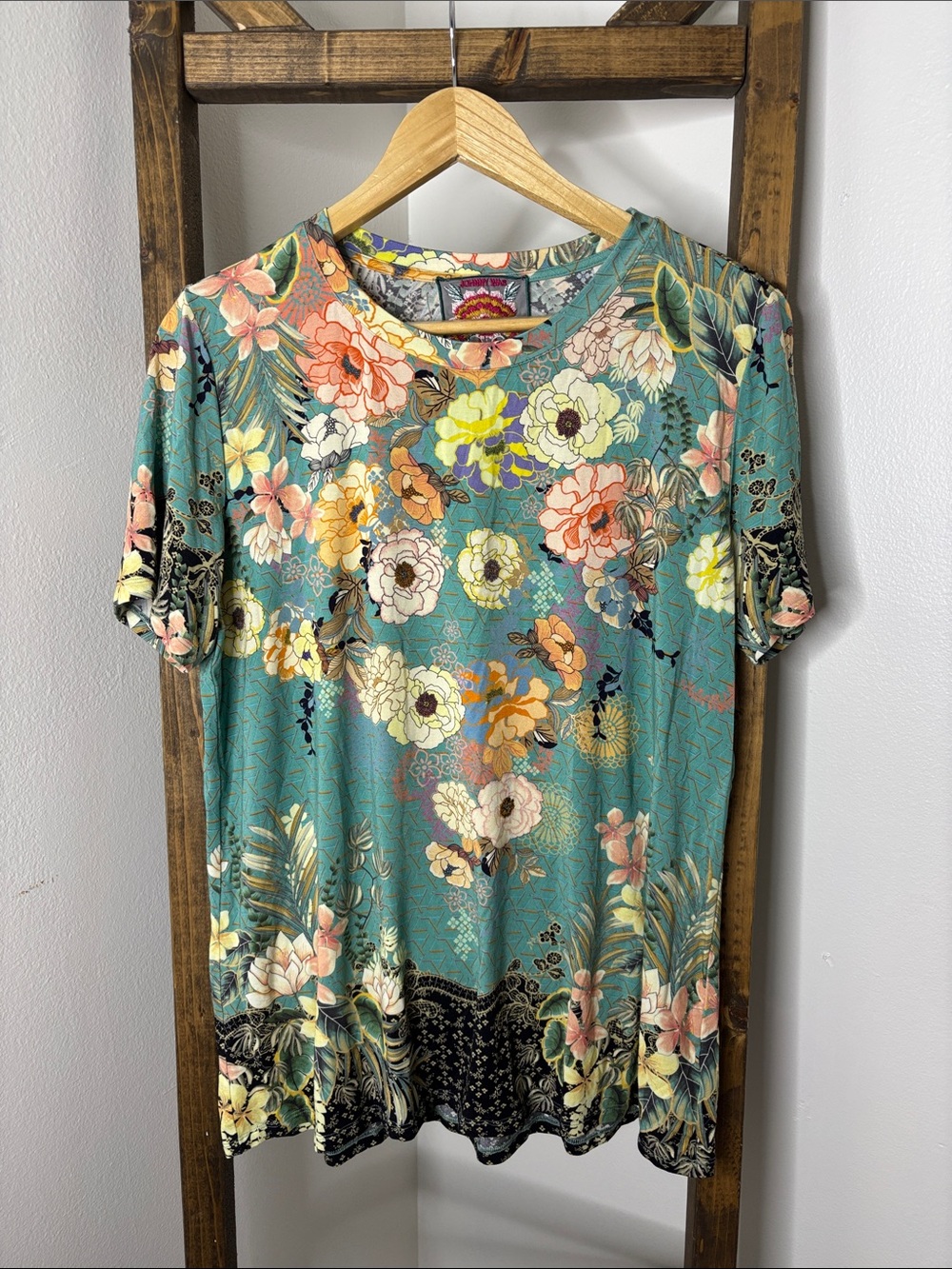Johnny Was Women's Millay Favorite Short Sleeve Crew Neck Tee Size L